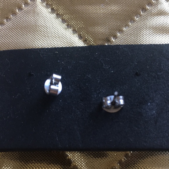 Ceramic face earring - Picture 2 of 3